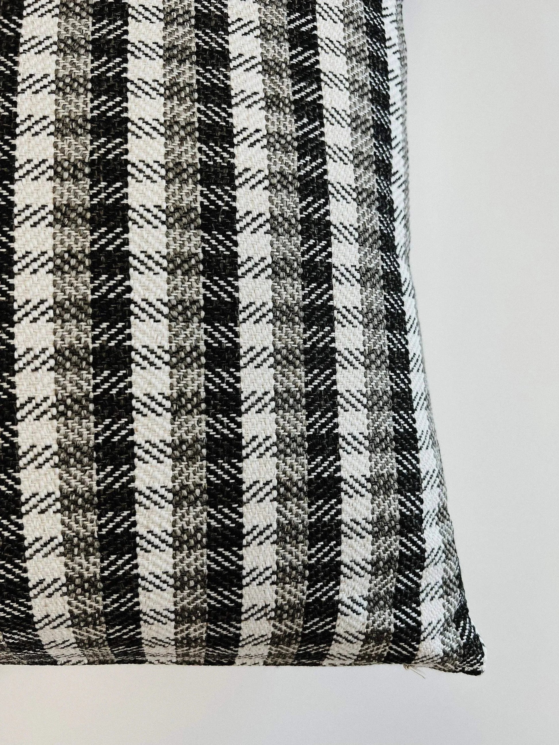 Magnus Woven Pillow Cover - Maple Village Lane