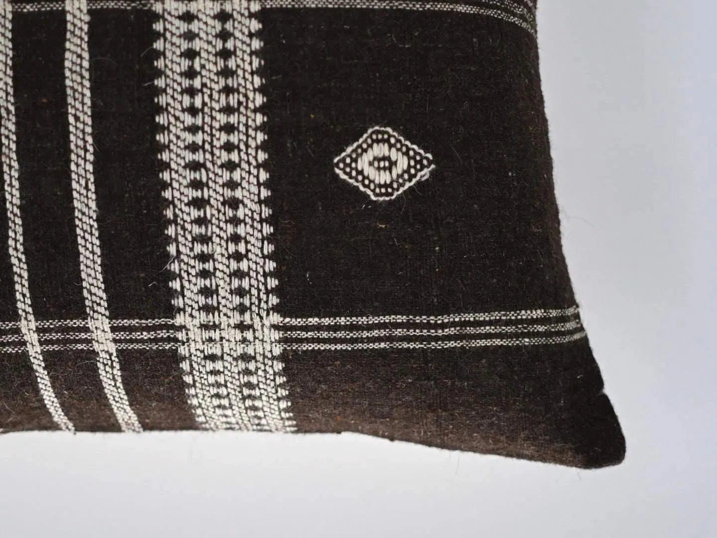 Steven Woven Pillow Cover - Maple Village Lane