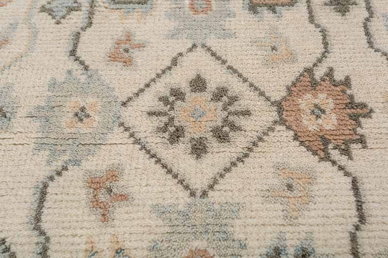 Ivyn Hand-Knotted Wool Oushak Rug