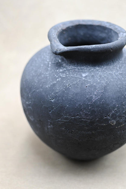 Dark Charcoal Rounded Vase - Maple Village Lane