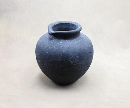 Dark Charcoal Rounded Vase - Maple Village Lane