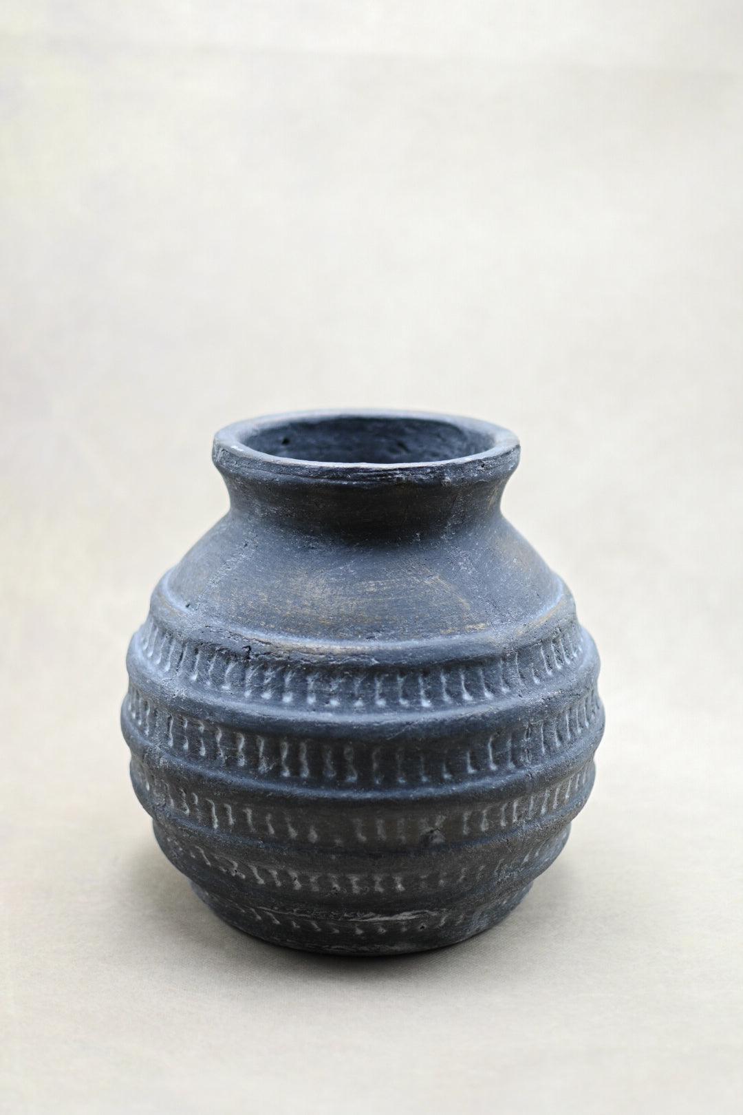 Black Terracotta Vase - Maple Village Lane