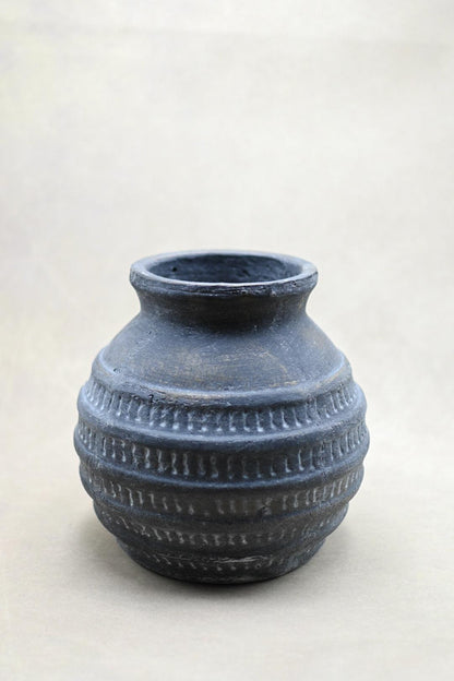 Black Terracotta Vase - Maple Village Lane