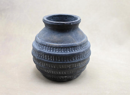 Black Terracotta Vase - Maple Village Lane