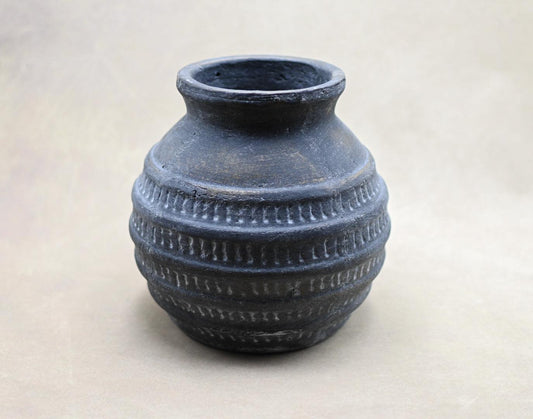 Black Terracotta Vase - Maple Village Lane