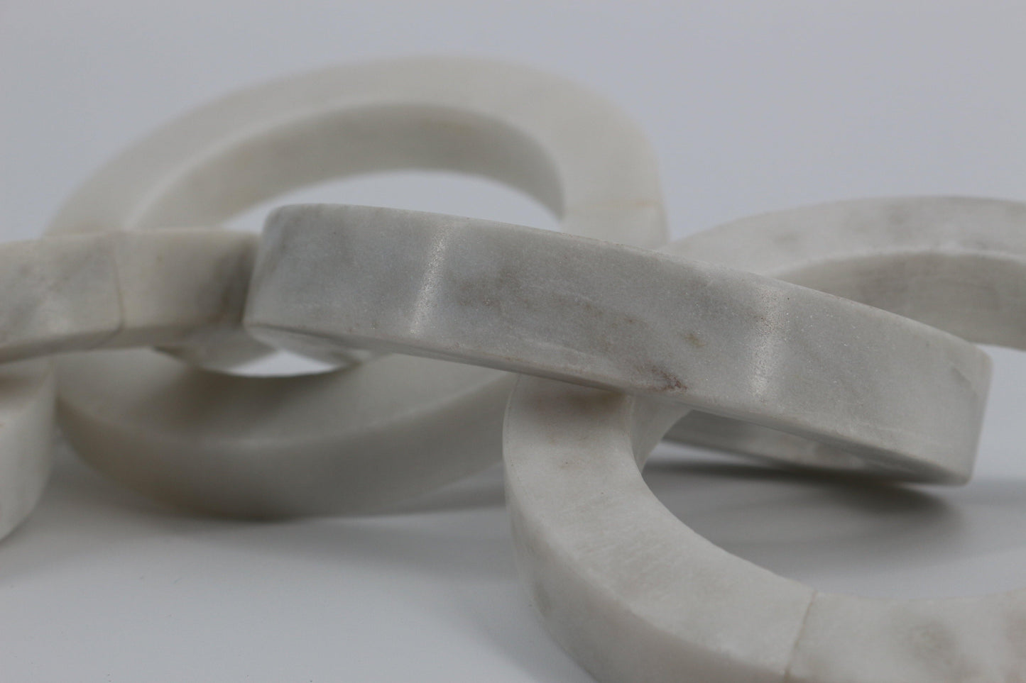 White Marble Interlocking Loops - Maple Village Lane