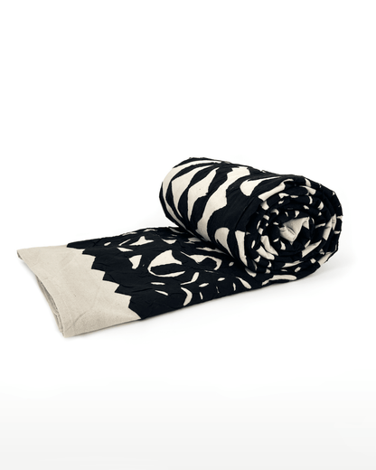 Catie Applique Cotton Quilt - Black & White - Maple Village Lane