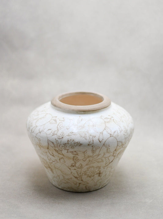 Cream Heirloom Vase - Short - Beautiful vintage inspired floral design